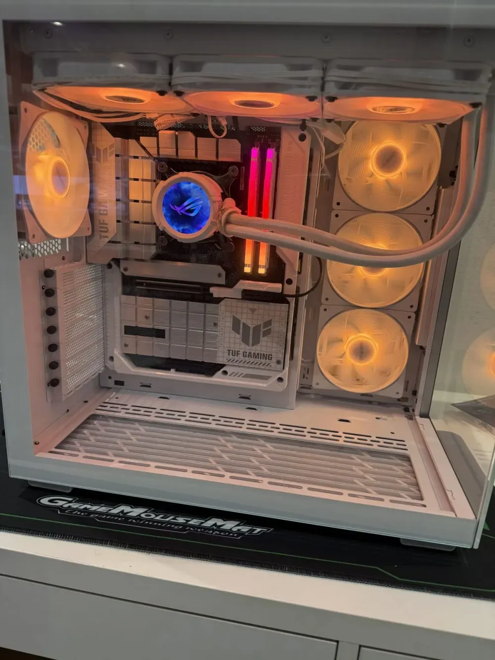 Projektansicht: PC Gaming White Edition